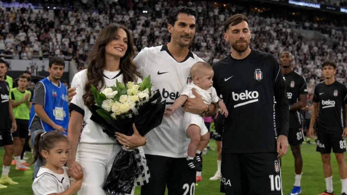Beşiktaş'ta Necip Uysal'a duygusal veda: "Hakkınızı helal edin"