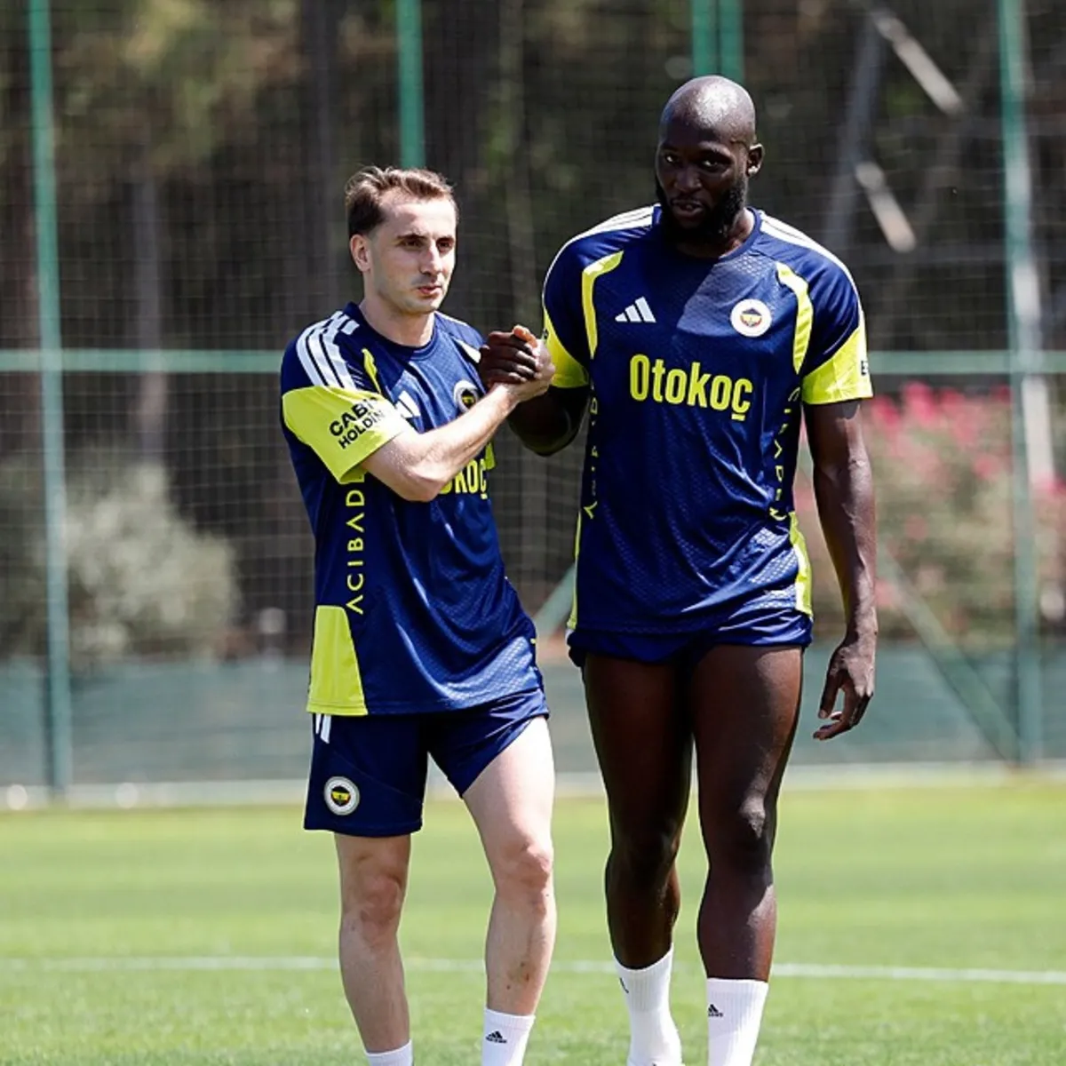 Fenerbahçe, Olimpik Lyon maçı hazırlıklarına ara vermeden başladı