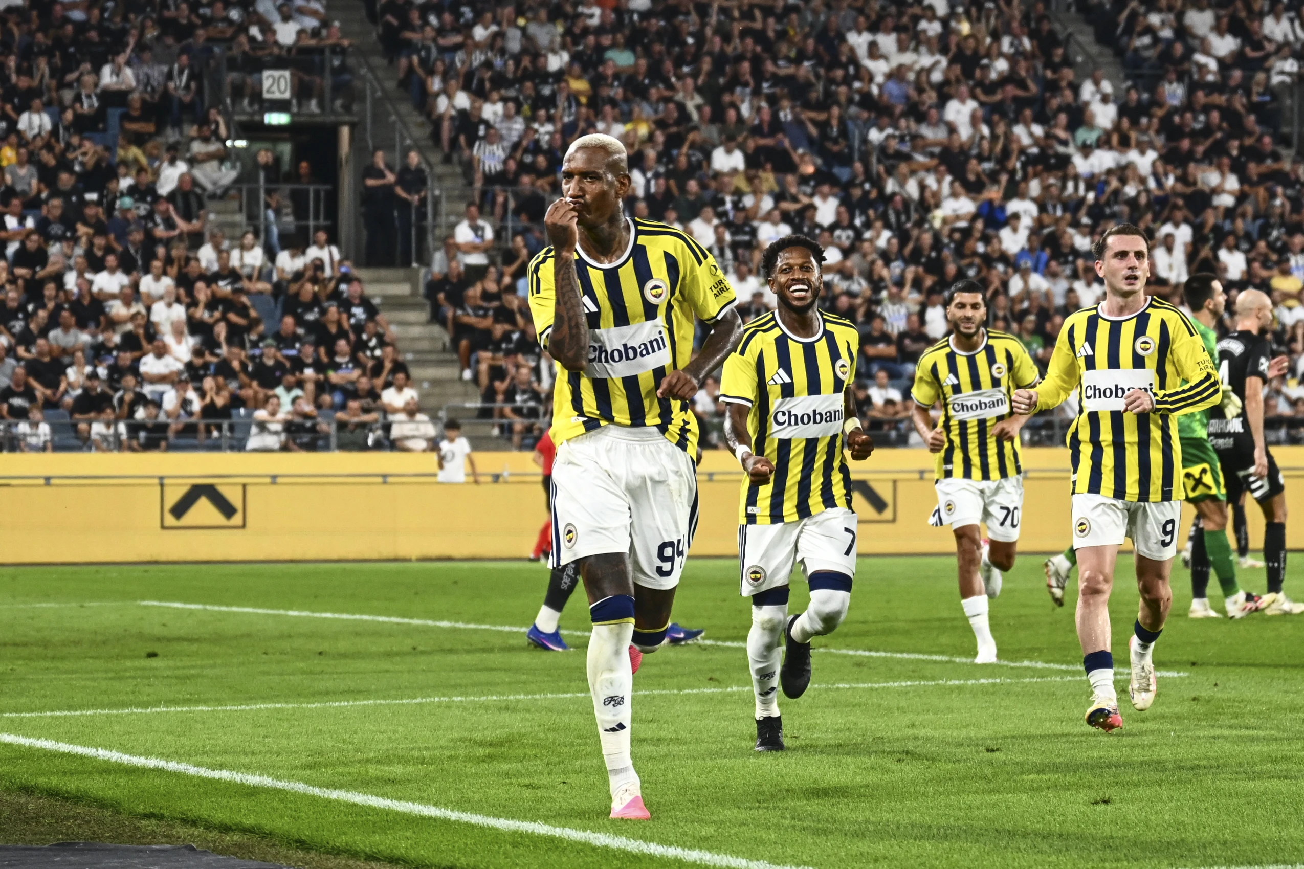 Fenerbahçe Şampiyonlar Ligi'nde play-off turuna yükseldi