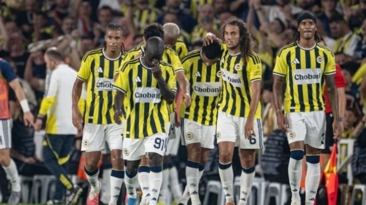 Fenerbahçe'de Şampiyonlar Ligi planı: İki kanat listede