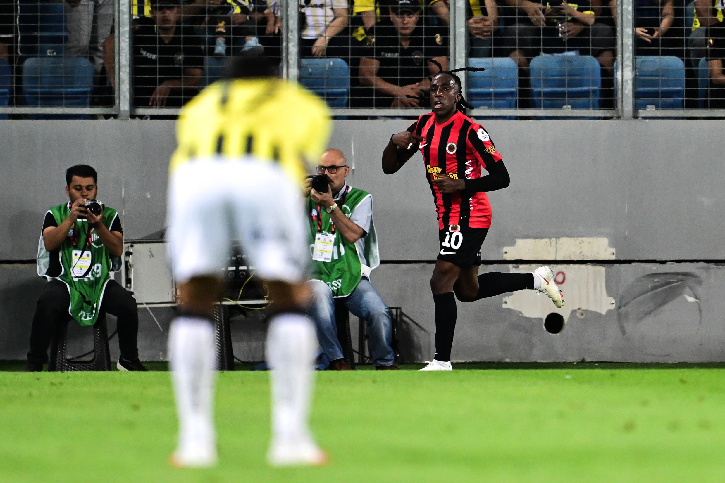 Fenerbahçe'ye ilk haftadan soğuk duş: Gençlerbirliği'ne deplasmanda 2-1 mağlup oldu | ÖZET